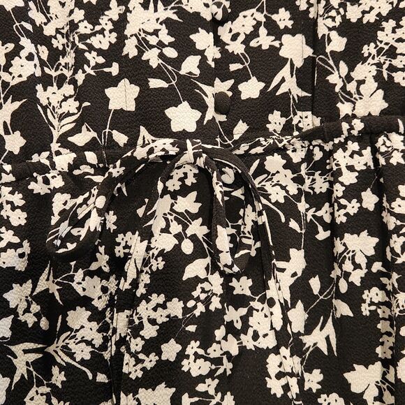 Lane Bryant Black White Floral Button Up Blouse Size 26/28 Bloomcore Feminine - Picture 4 of 13